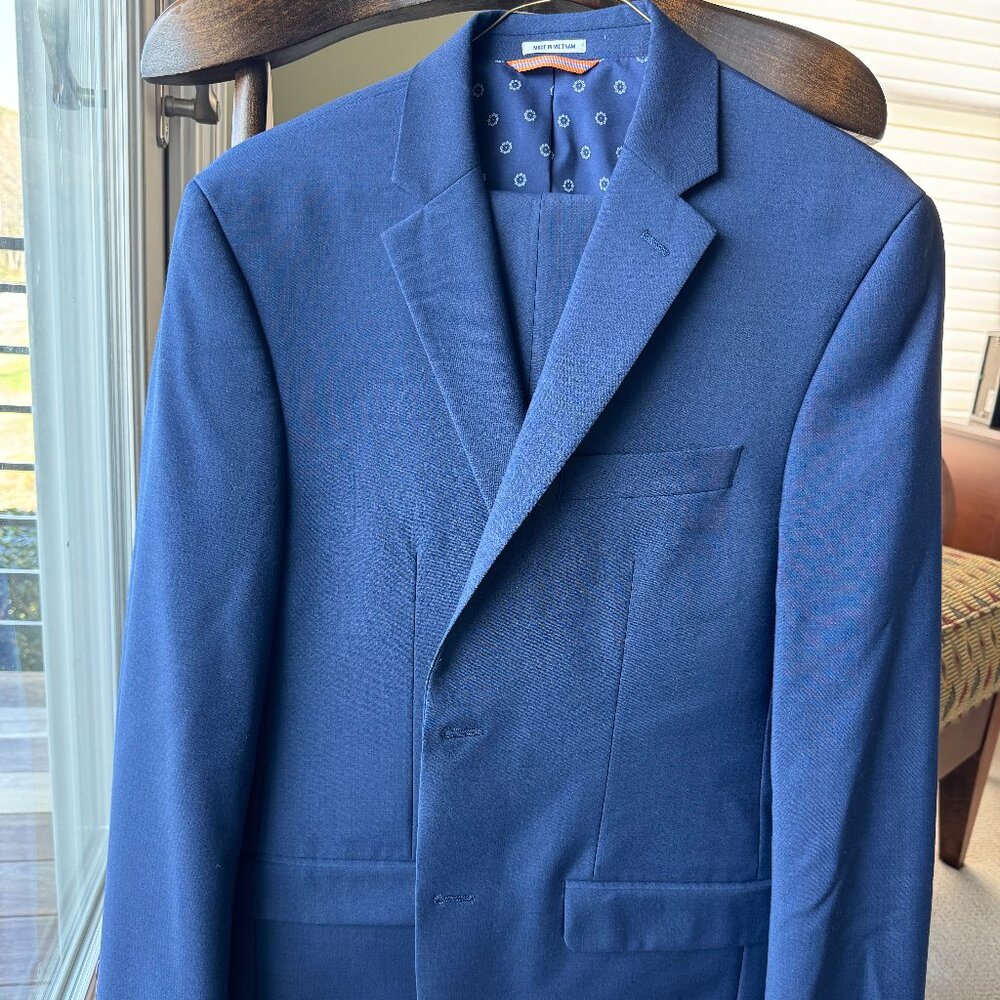 Crown & Ivy Slim Fit Suit